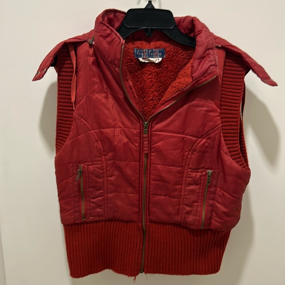 Free People red parka vest! Zippered removable hood w plaid lining.  Size L
